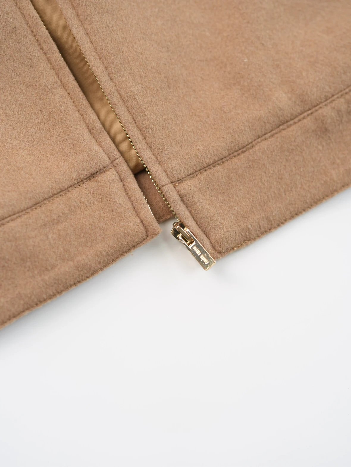 Item ID 8038 M1UM1U Miu Miu _silk lining_ _camel hair mixed yarn_ zipper opening an