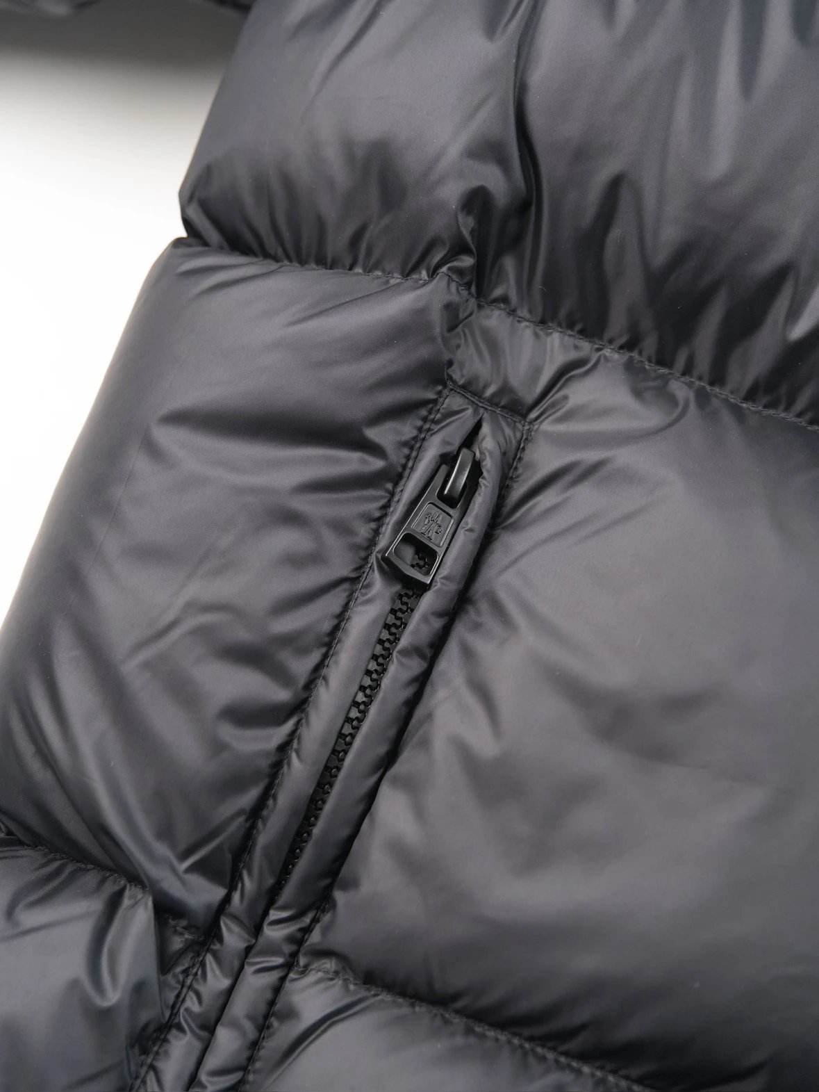 Item ID 8095 -Cyclone series - 2-in-1 detachable design goose down jacket “90 white