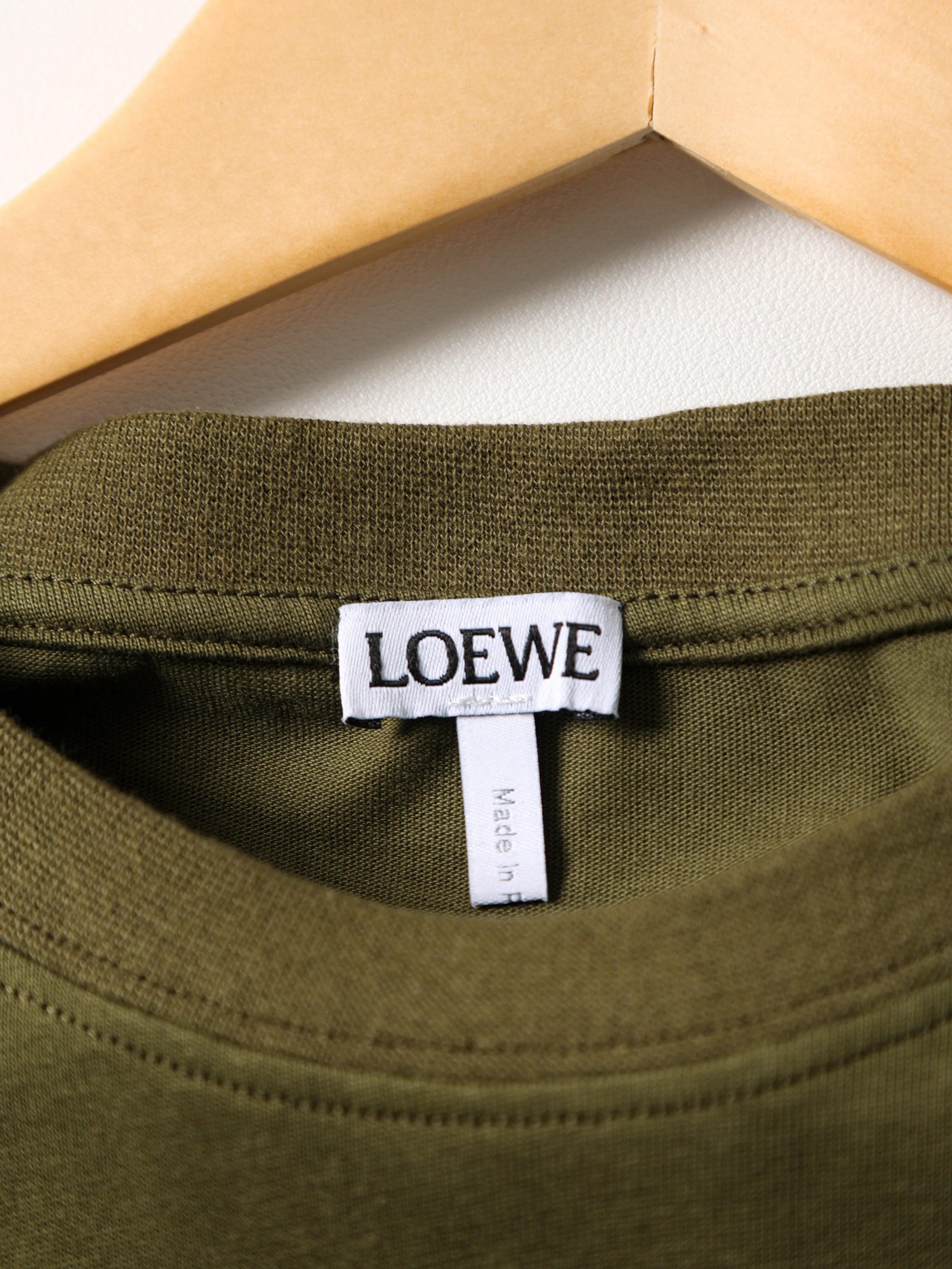 Item ID 8319 L0EWE-Roewe -2025s Pocket Embroidered Basic Round Neck Short Sleeve -