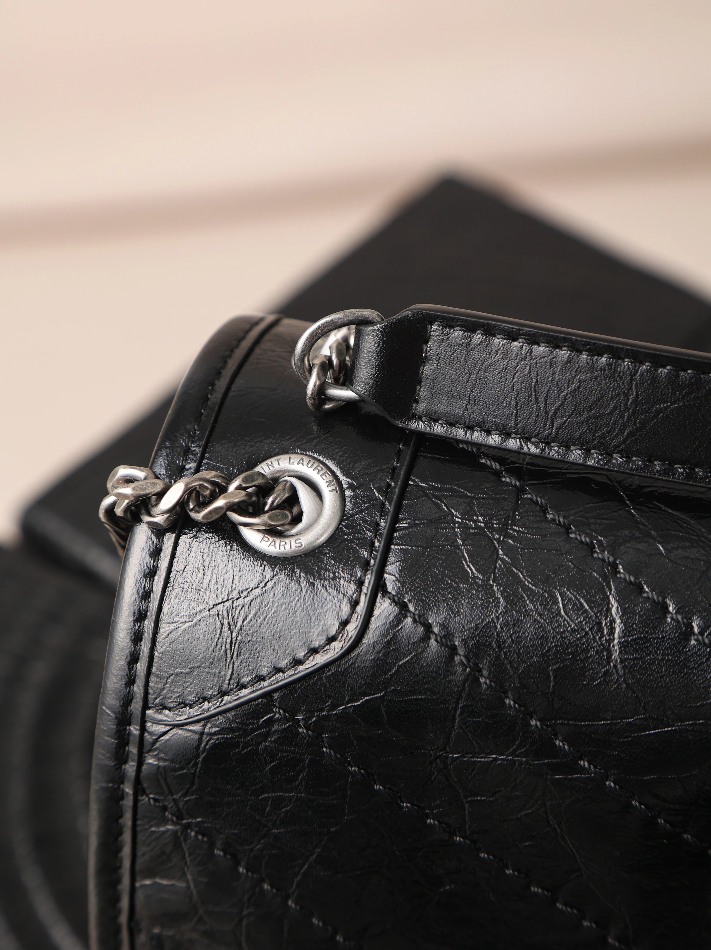 Item ID 8515 Yevs-SL-YS1- Classic -NIKI- flip chain bag - Silver chain black label