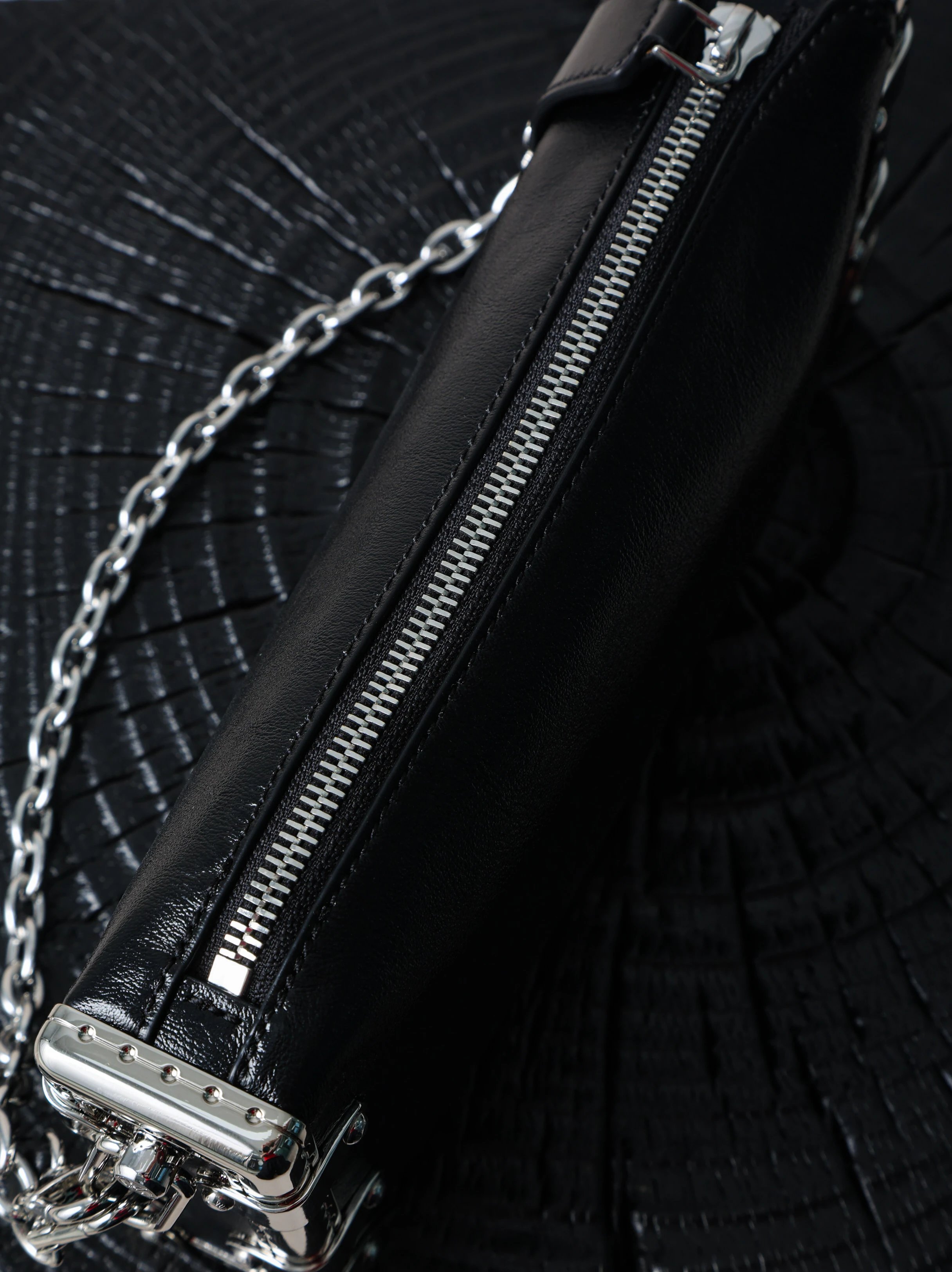 Item ID 8432 Advanced customization -100% calfskin -Slim-Trunk- soft box chain bag