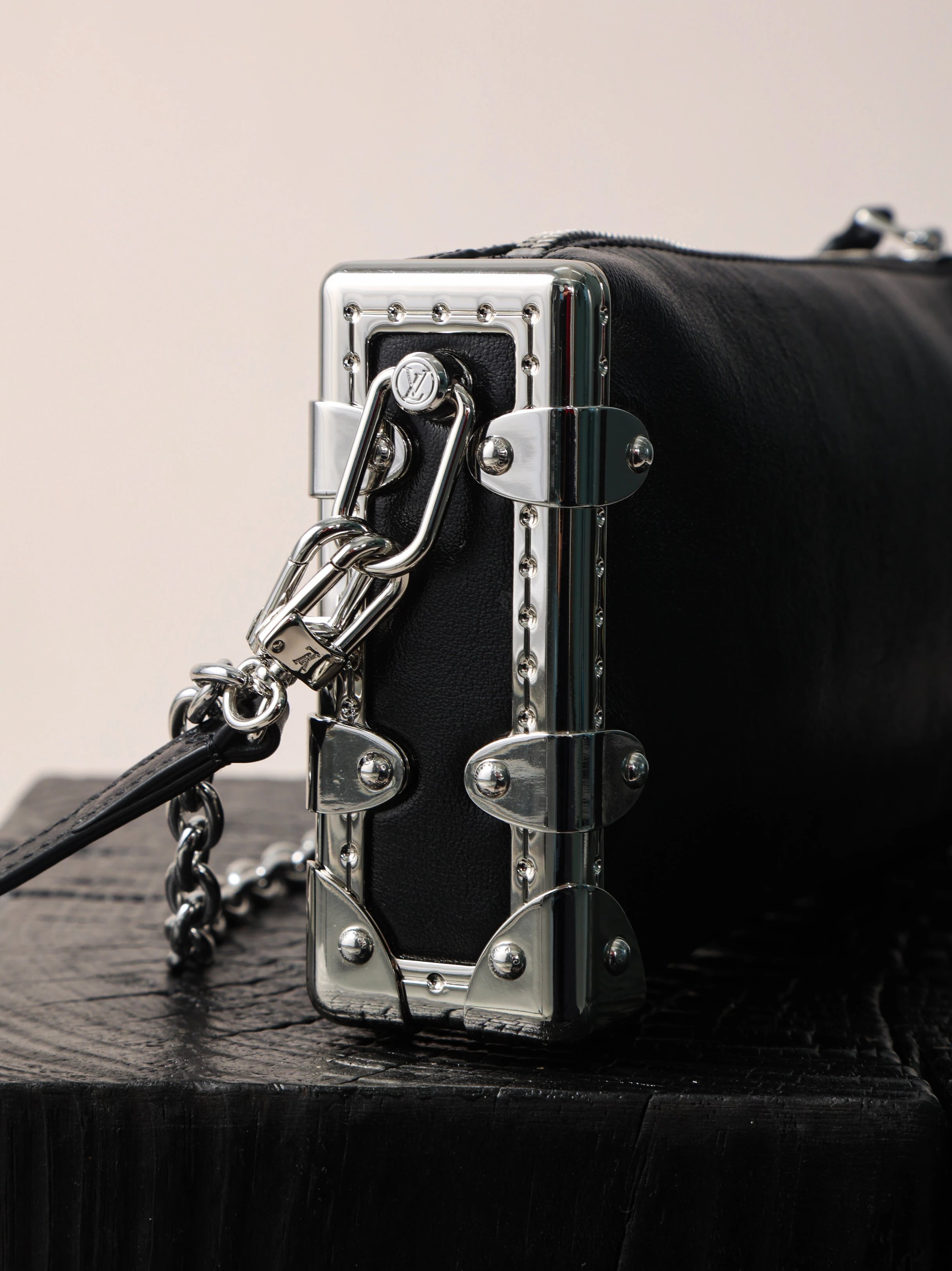 Item ID 8432 Advanced customization -100% calfskin -Slim-Trunk- soft box chain bag