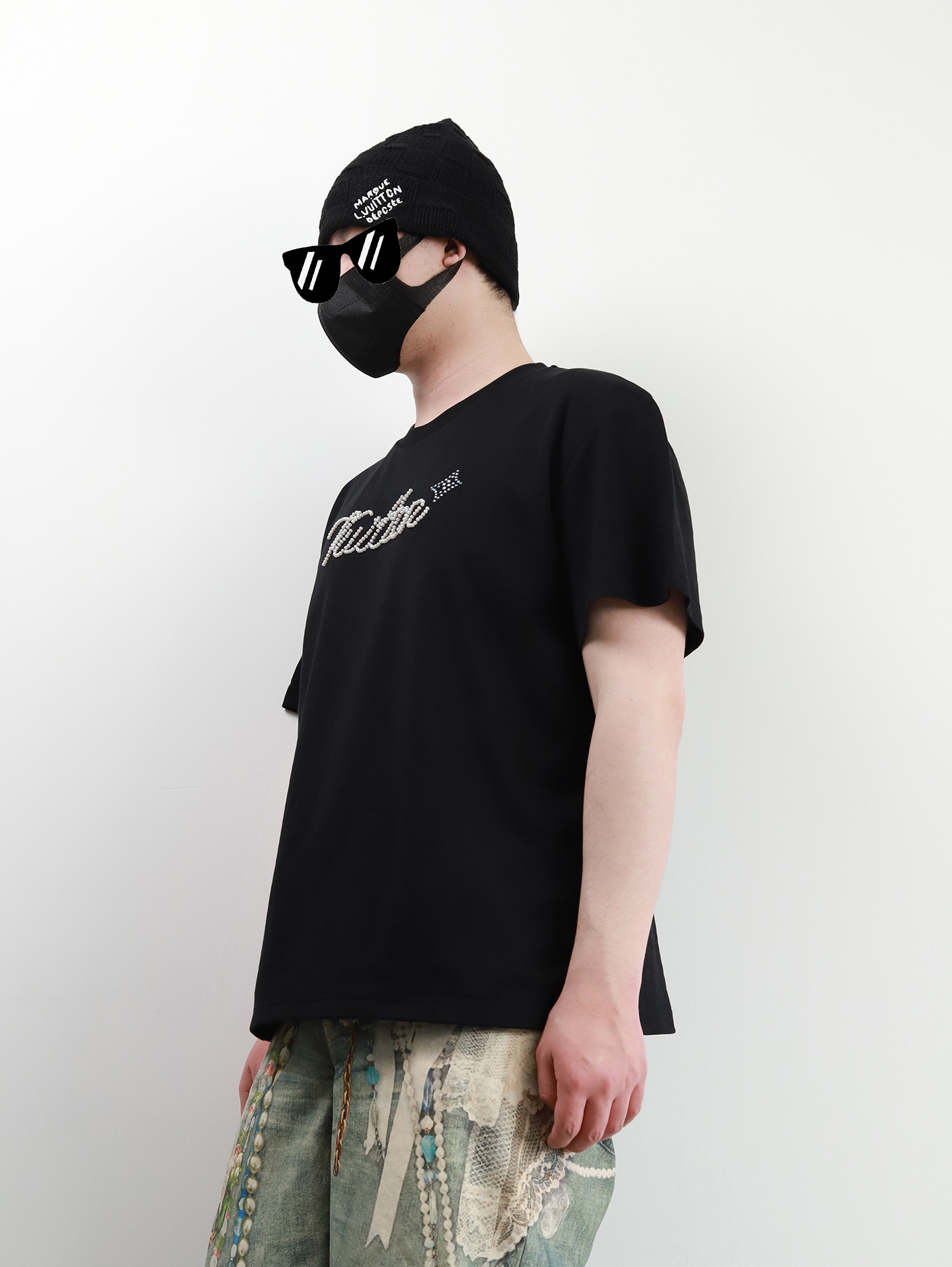 1V checkered jacquard jewelry tee