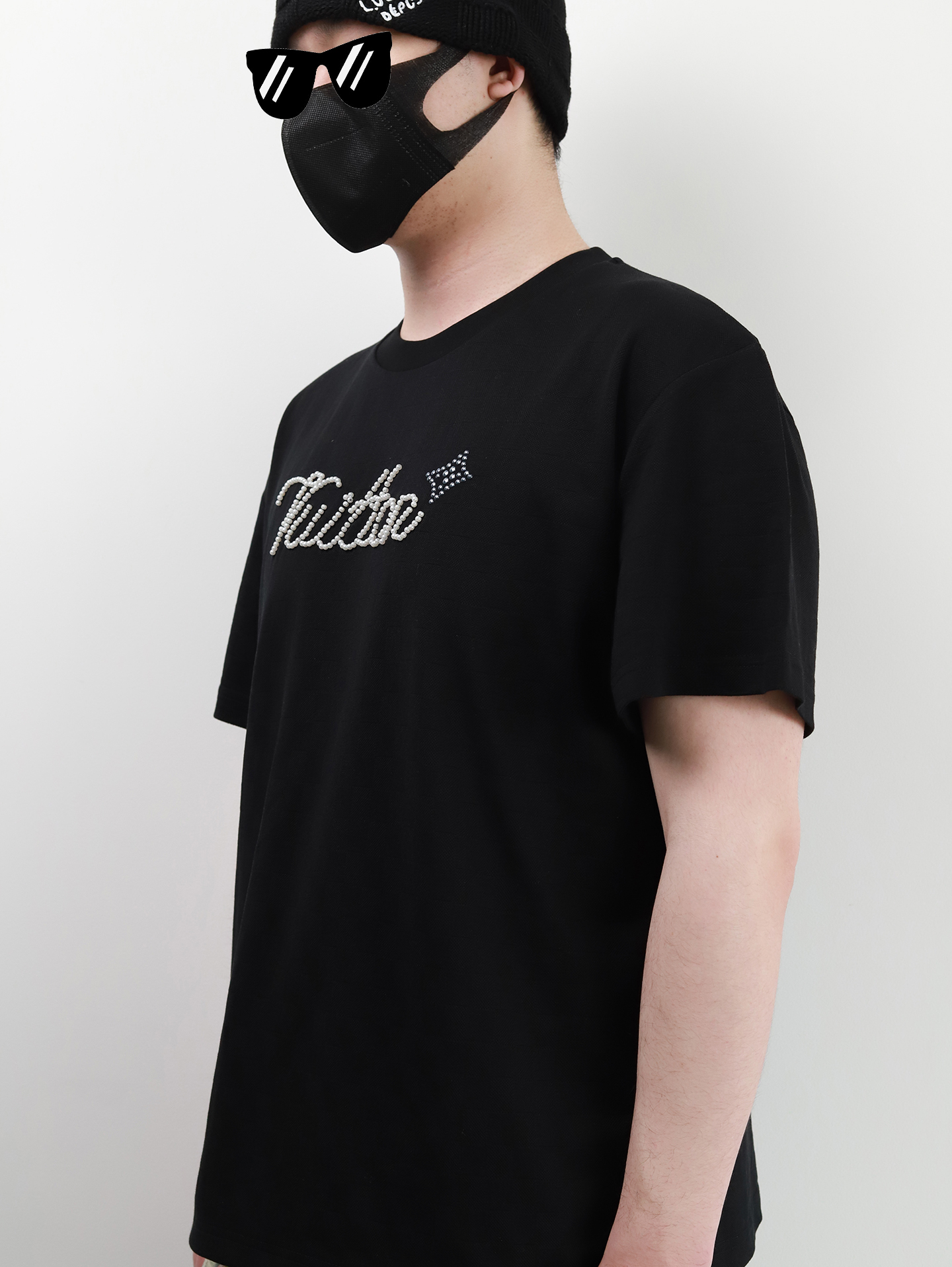 1V checkered jacquard jewelry tee