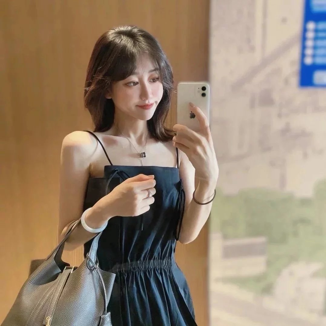 Item ID 8372 Baoge -BGR- Takaraya - Charity Little Red Man Black Ceramic Pendant S9