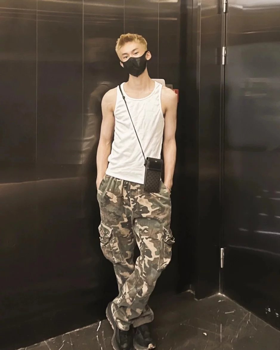 Item ID 8454 Celine-2022s-Celin-mini phone bag - Triumphal Arch printed vintage pho