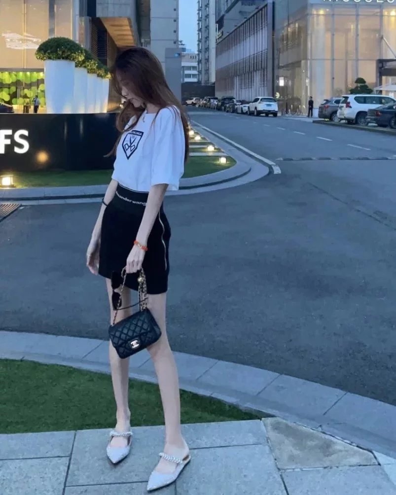 Item ID 8460 CHANEL - Classic Chain Bag - Mini Golden Bead Square Fat Flip Bag - Sm