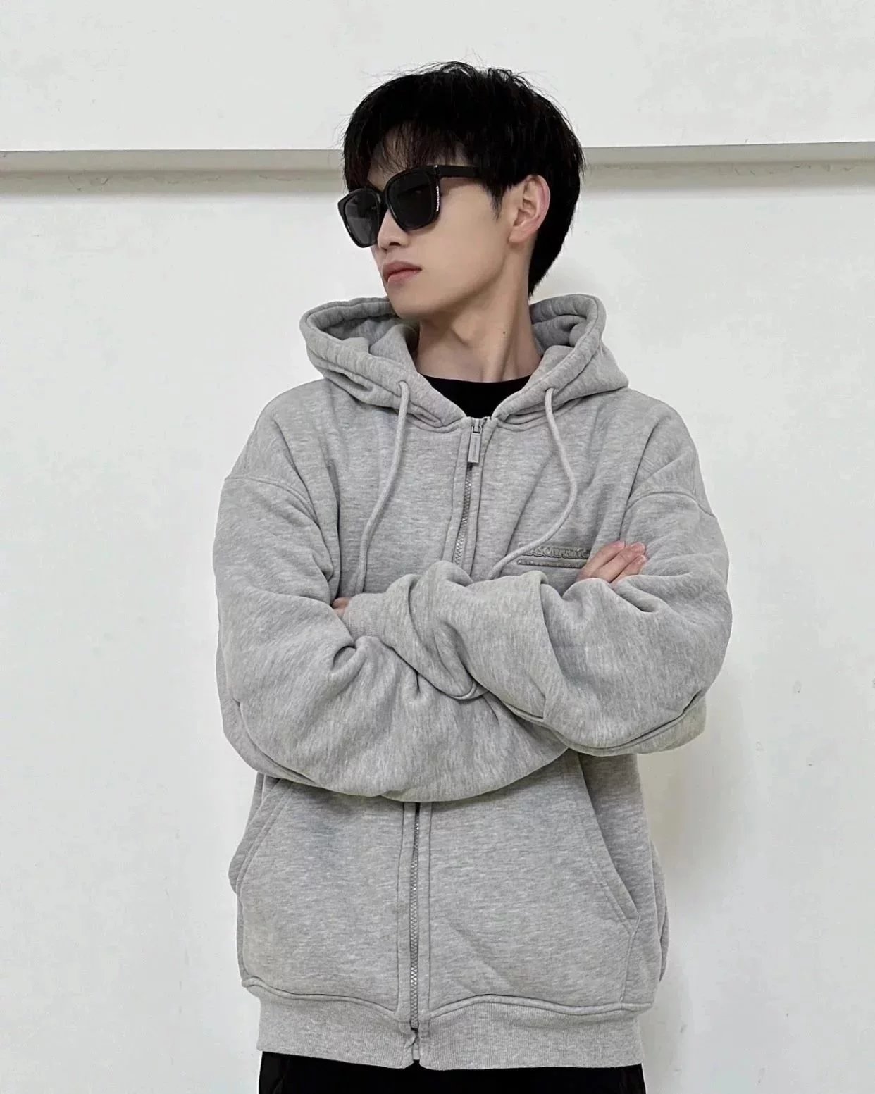 Item ID 8404 BLCG sunglasses -2023 New style - Lightweight futuristic sunglasses -