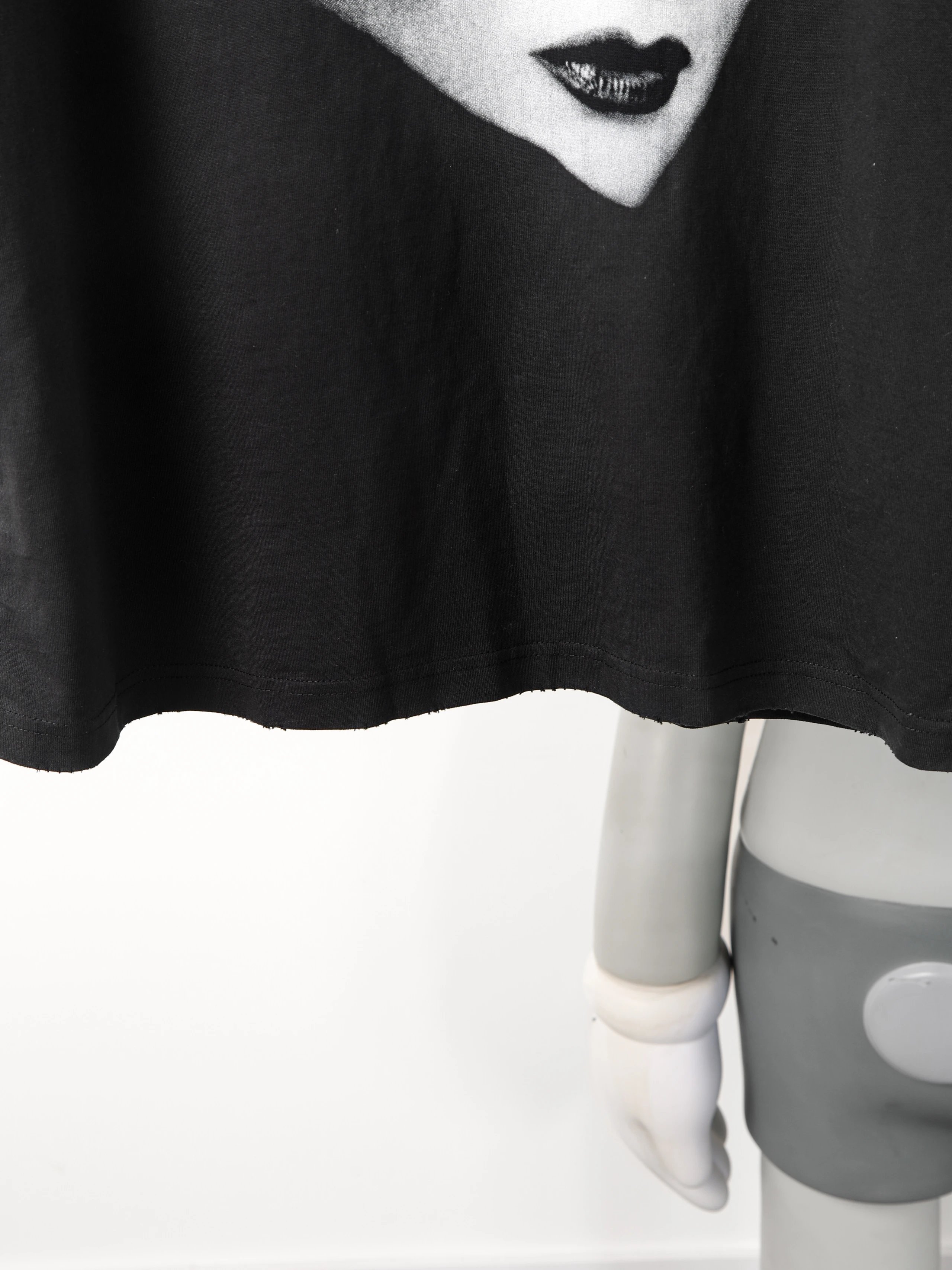 Item ID 8290 Balenci@ga- Paris-2025s - Music Collaboration Series - Mina Co branded