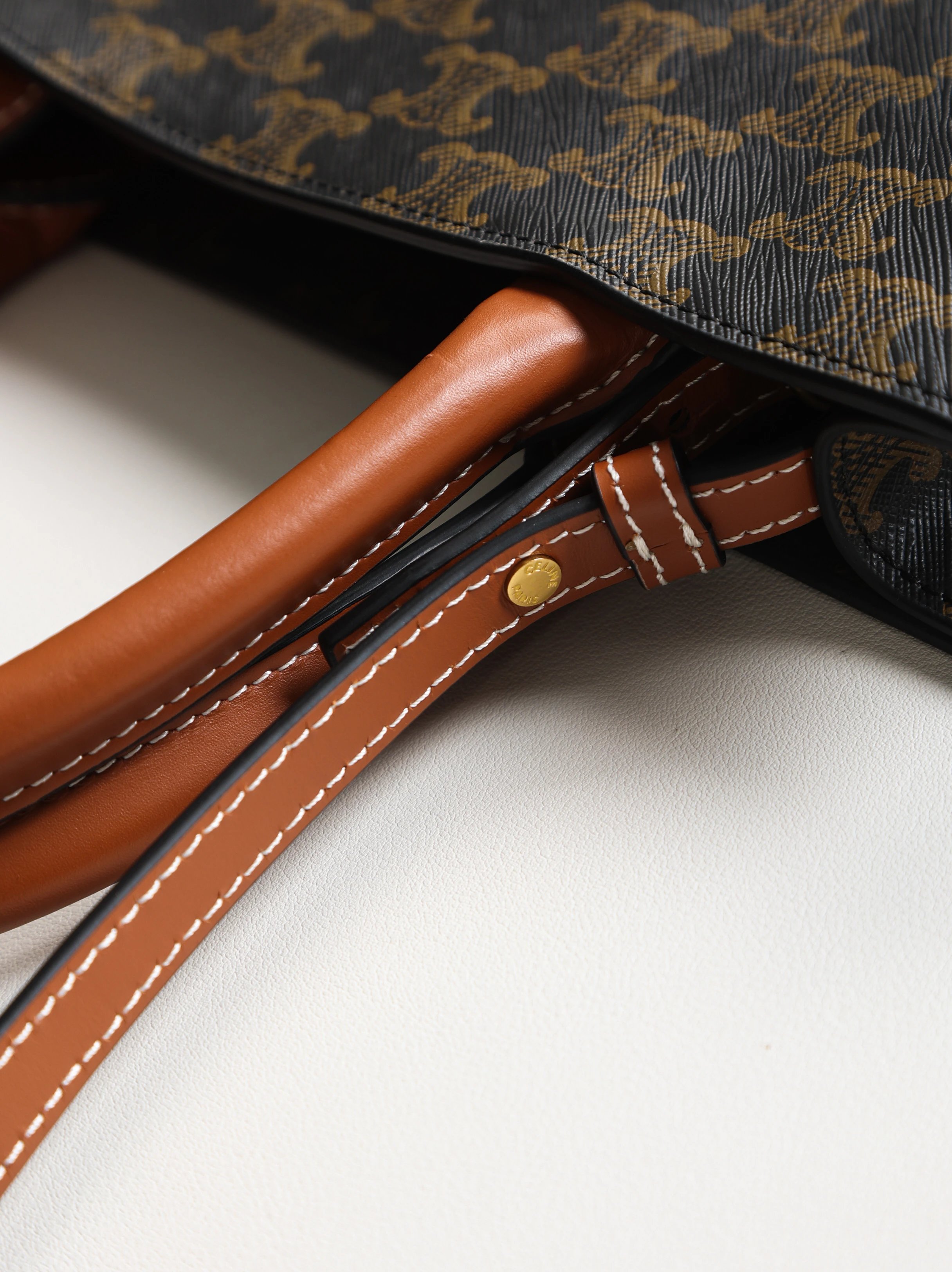 Item ID 8452 CEL1NE- Celine -2020ss- Classic -Cabas-Tote-thriomphe- Classic all-ove