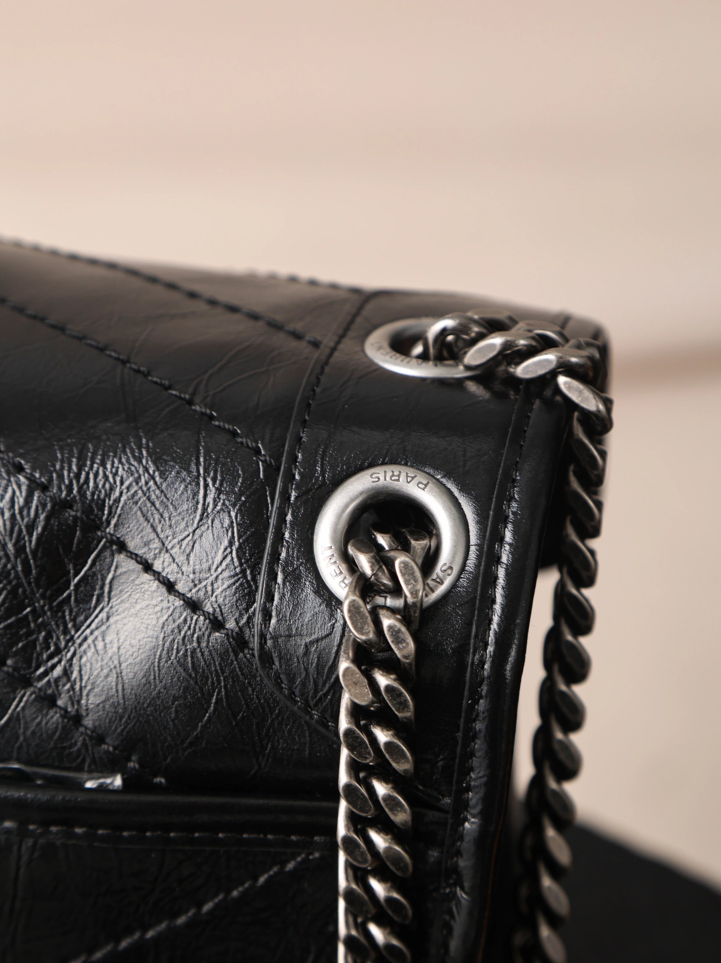 Item ID 8515 Yevs-SL-YS1- Classic -NIKI- flip chain bag - Silver chain black label
