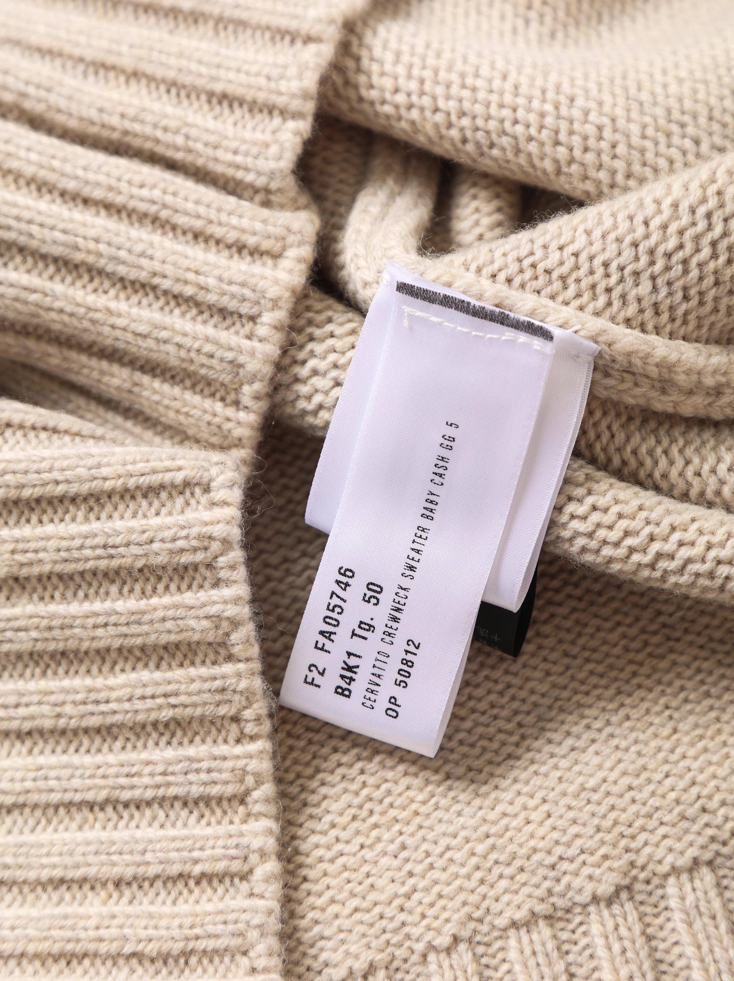 Item ID 8261 Loro-Pi@na-LP-2024ss- cashmere sweater - Warm cashmere sweater with si