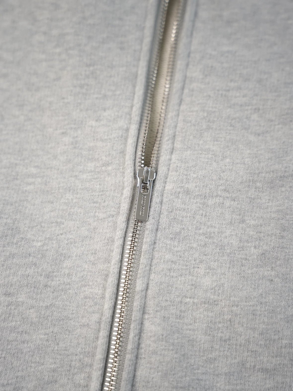 Item ID 8039 M1UM1U Miu Miu “ Full hardware customization ” Solid color stand colla