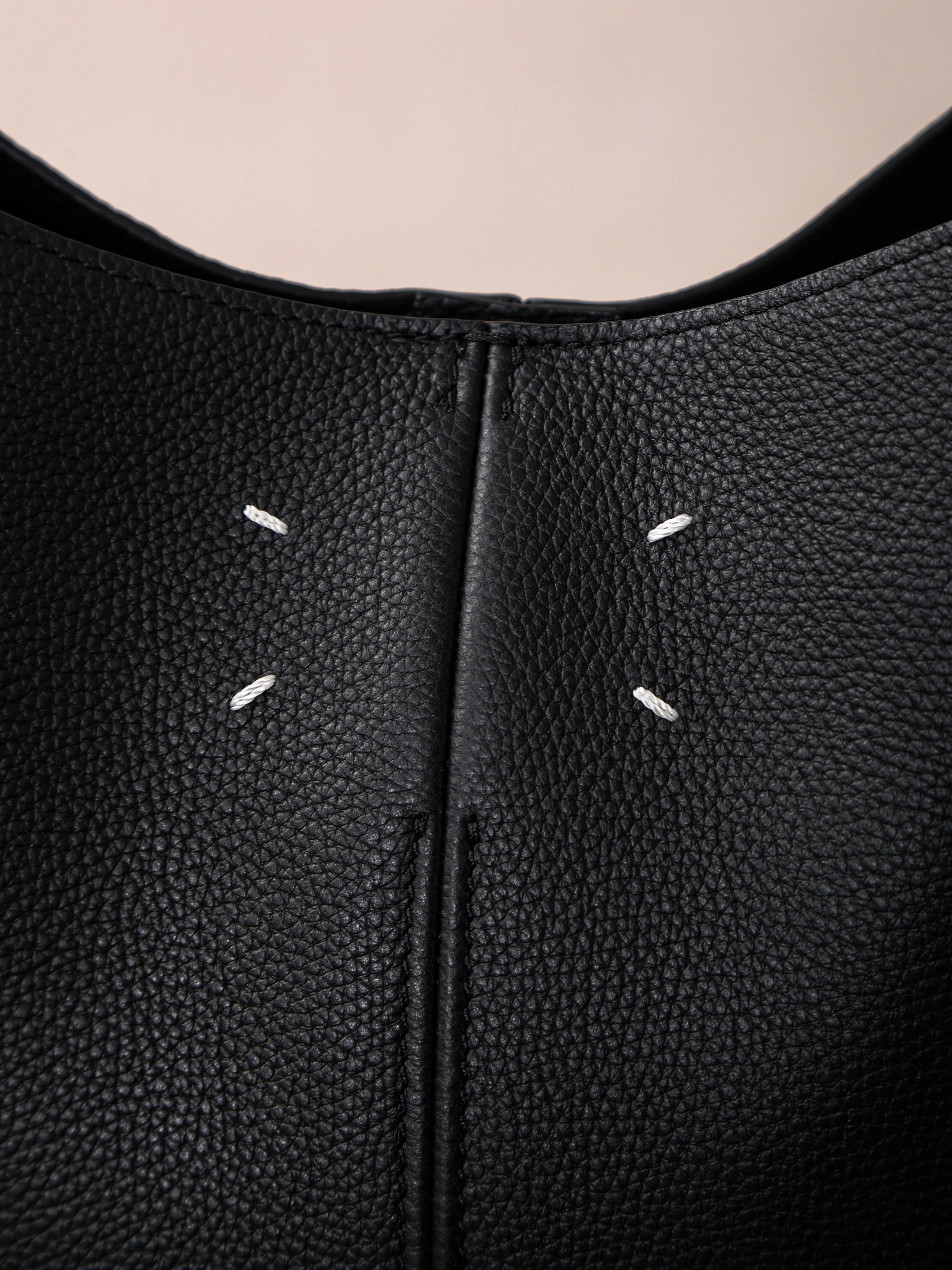 Item ID 8498 Maison-Mag1ela Magira Press age contrasting shoulder straps black brow