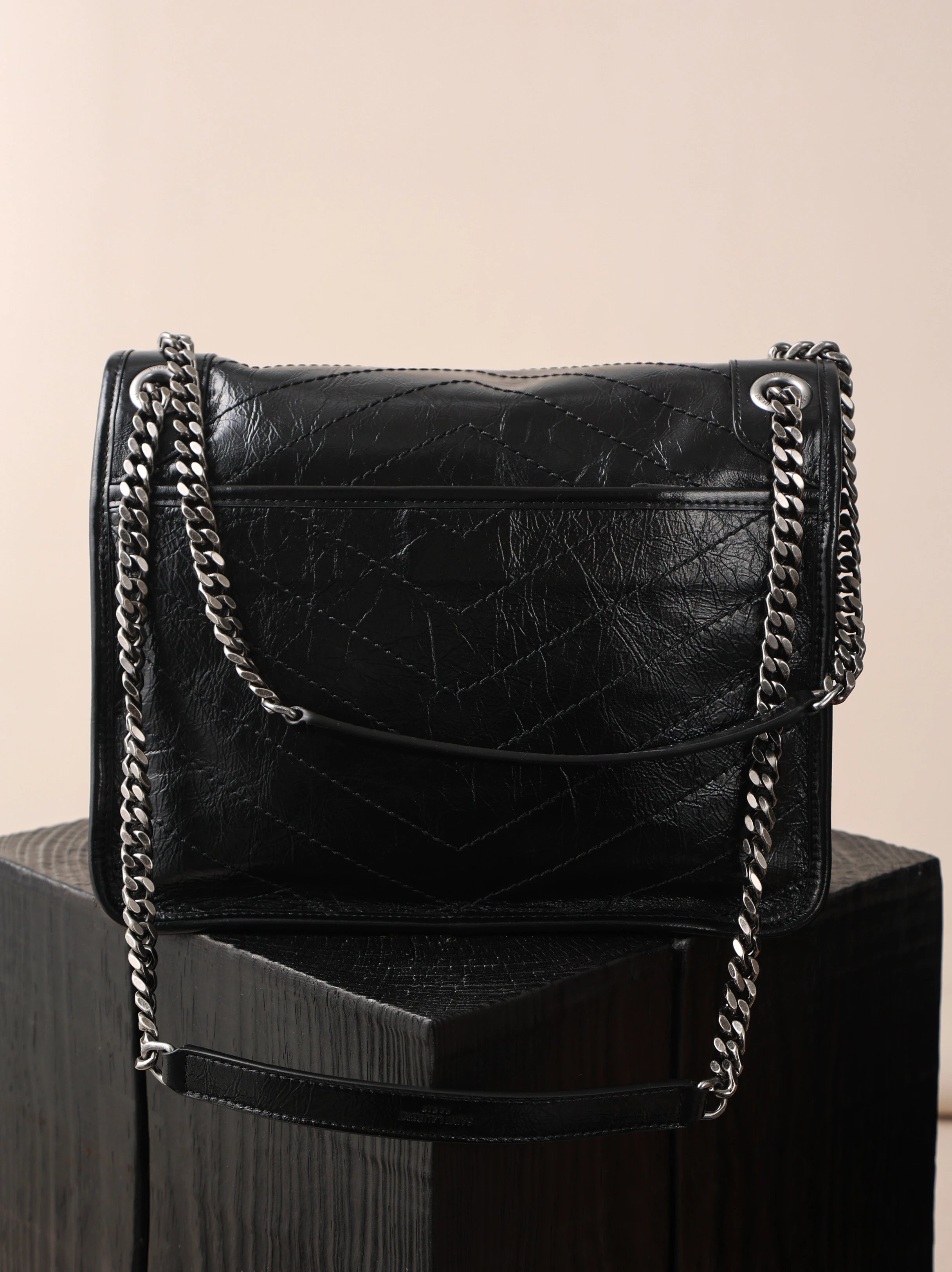 Item ID 8515 Yevs-SL-YS1- Classic -NIKI- flip chain bag - Silver chain black label