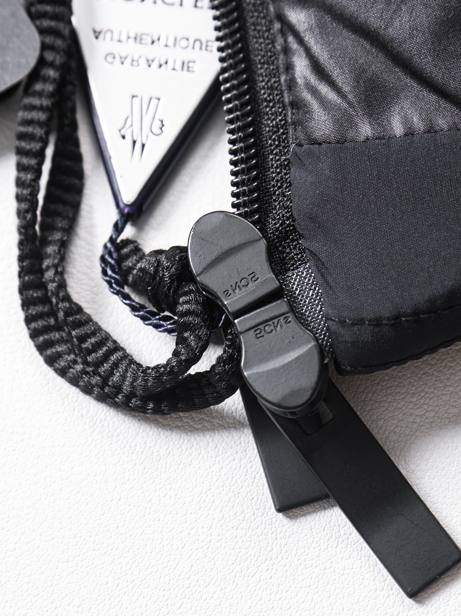 Item ID 8124 M0NCLER- Mengkou -2023ss- Lightweight black warrior down jacket - Remo