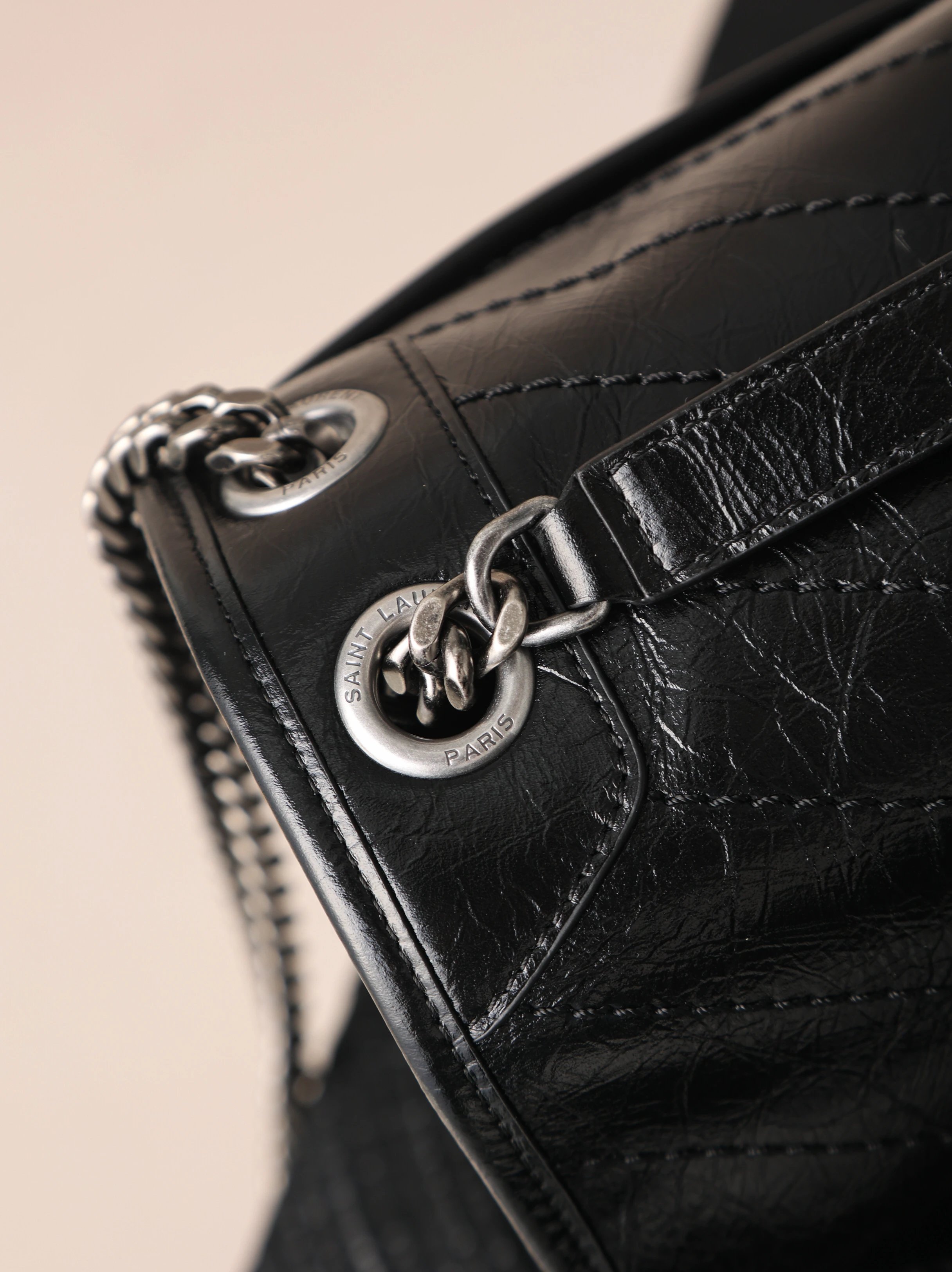 Item ID 8515 Yevs-SL-YS1- Classic -NIKI- flip chain bag - Silver chain black label