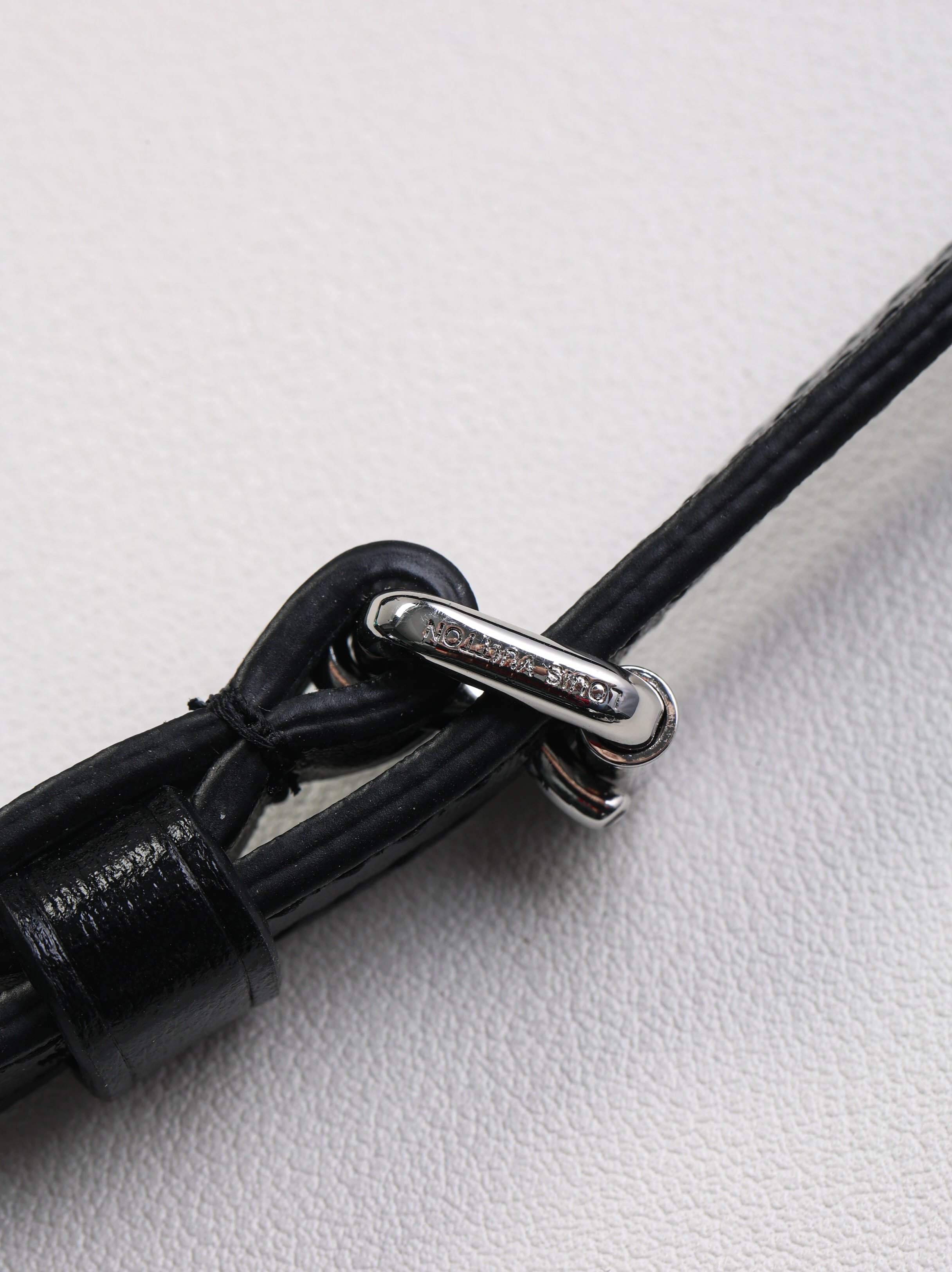 Item ID 8432 Advanced customization -100% calfskin -Slim-Trunk- soft box chain bag