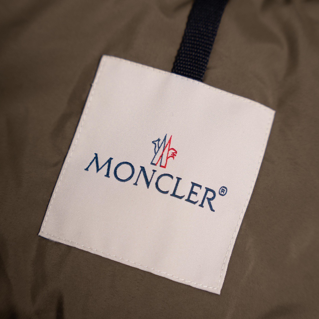 蒙口羽绒服_皮革标识拉链款