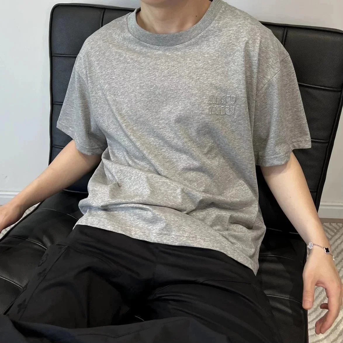 Item ID 8327 Miumiu- Miu Miu -2023ss- patch Logo short sleeves - flower gray - Ultr