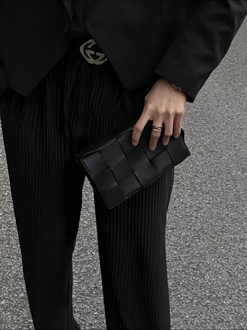 Item ID 8449 B0ttega Veneta - Bottega Veneta - CASSETTE - Crossbody Bag -15 Grid Wo