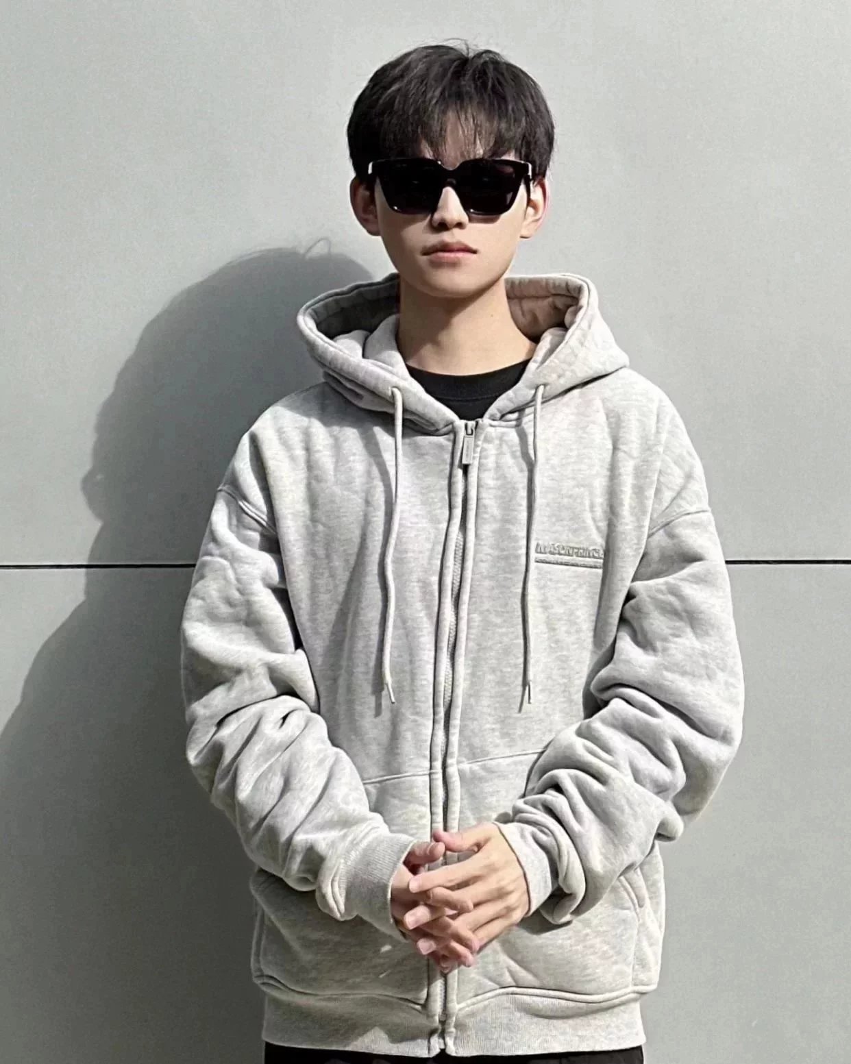 Item ID 8404 BLCG sunglasses -2023 New style - Lightweight futuristic sunglasses -