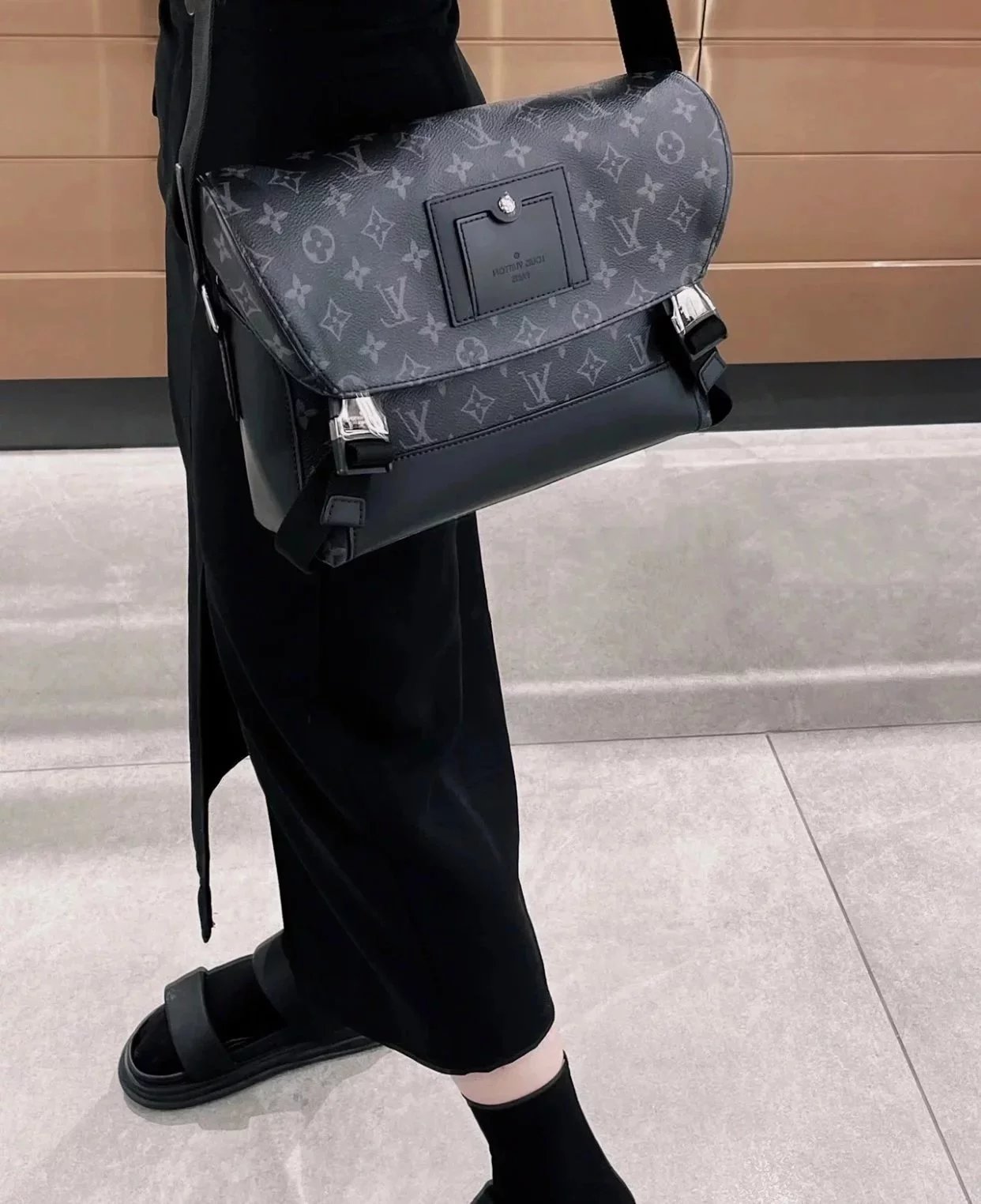 Item ID 8519 “ Customized four sets of brand new hardware 、 Extra large capacity ”