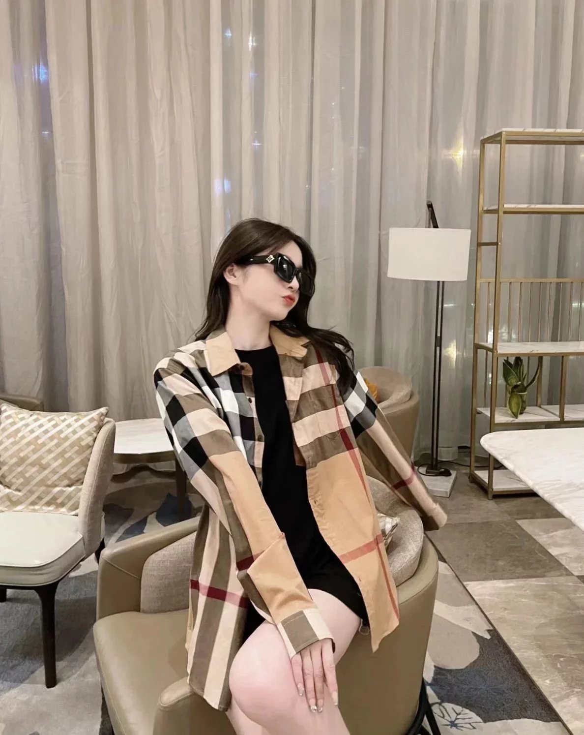 Item ID 8218 BURBERRY- Burberry -23ss- new shirt - large plaid shirt -Vintage long