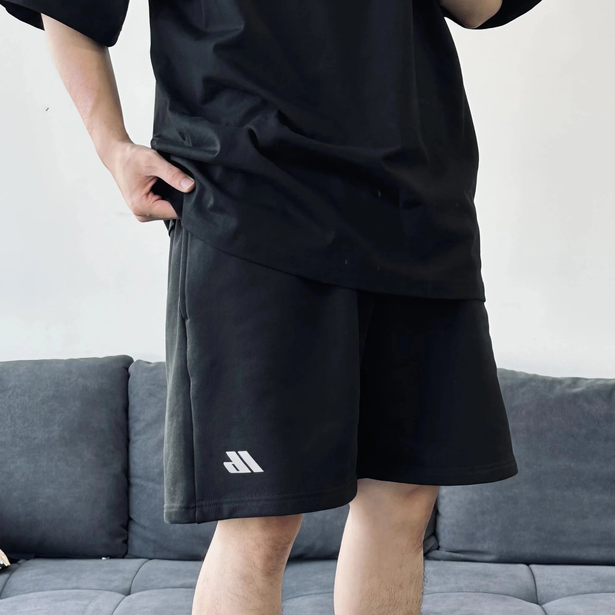 Item ID 8228 Balenci@ga- Paris 2024 ss-3M Reflective Logo Shorts - LB Reflective Lo