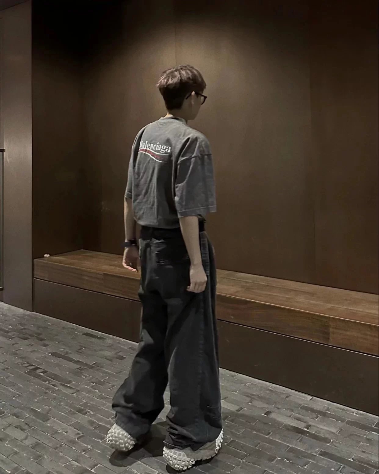 Item ID 8291 Balenciag-2022fw - Wave Cola Short Sleeve - Dark Brown - Damaged Proce