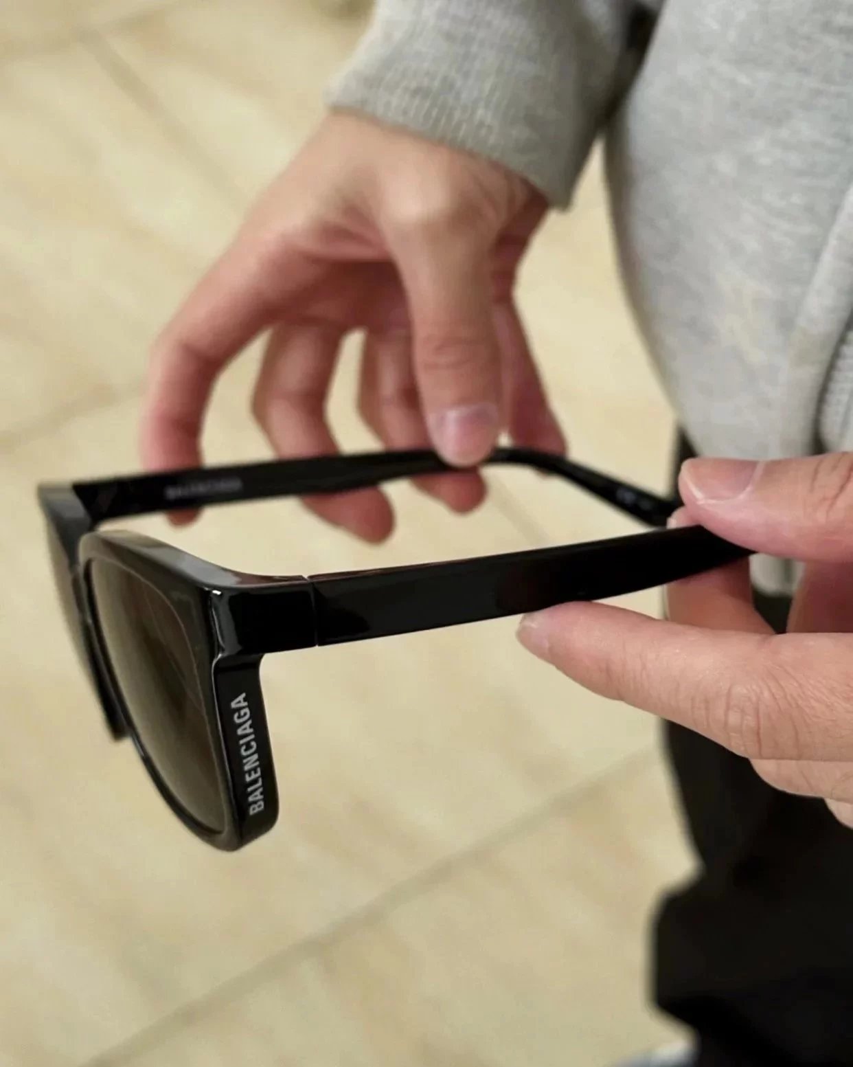 Item ID 8404 BLCG sunglasses -2023 New style - Lightweight futuristic sunglasses -