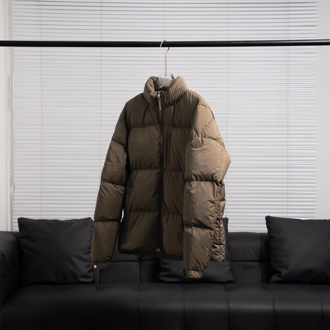 蒙口羽绒服_皮革标识拉链款