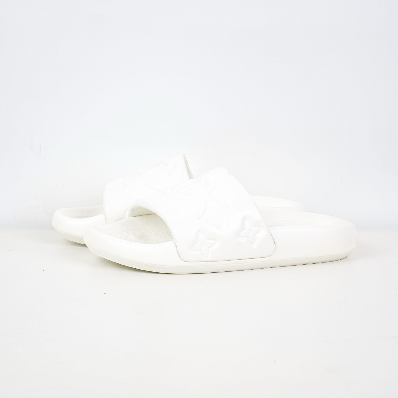 Louis Vuitton 路易威登 LV 夏季新款休闲拖鞋 白色