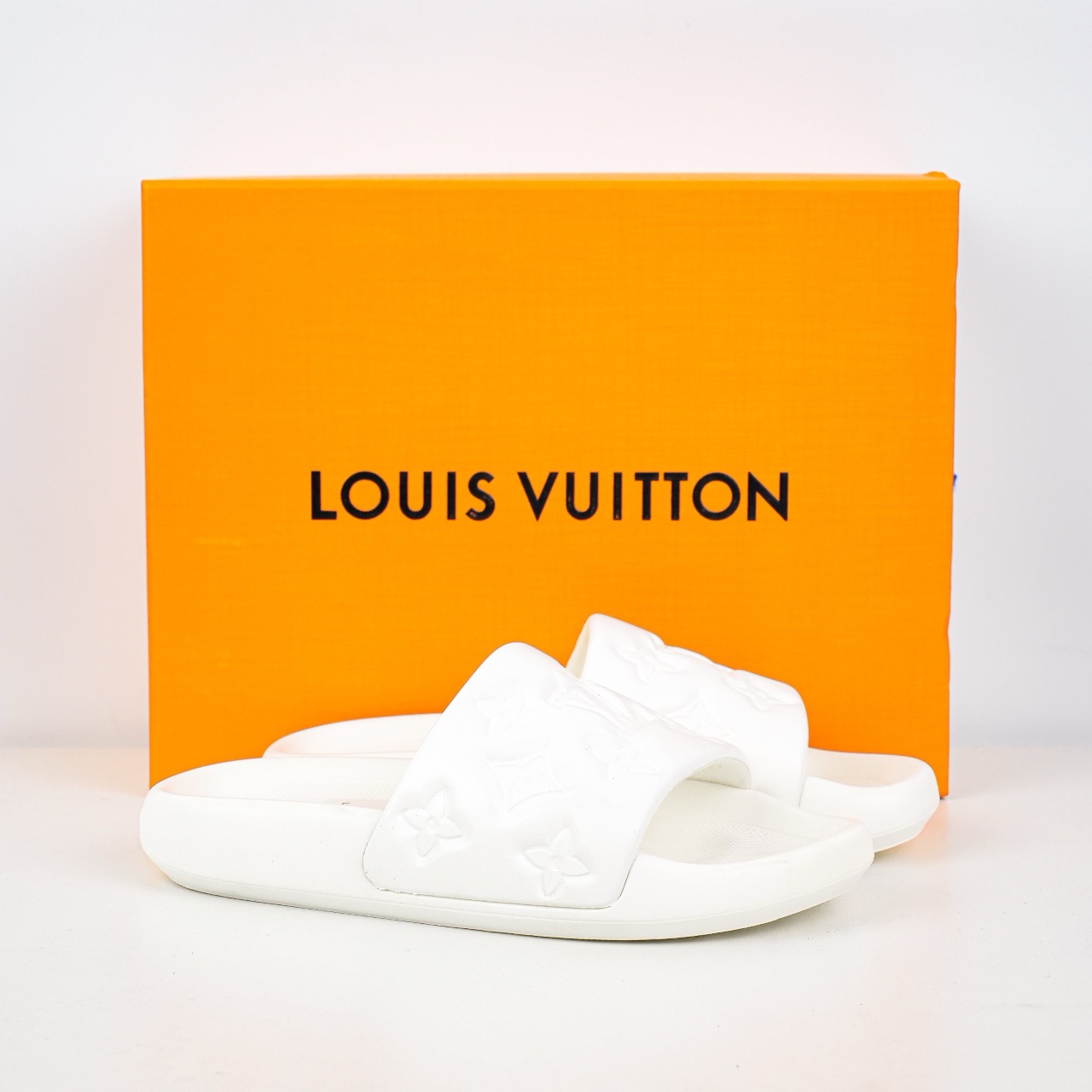 Louis Vuitton 路易威登 LV 夏季新款休闲拖鞋 白色