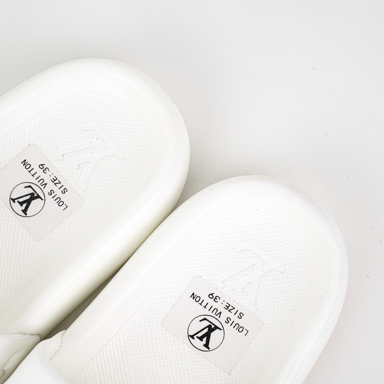 Louis Vuitton 路易威登 LV 夏季新款休闲拖鞋 白色