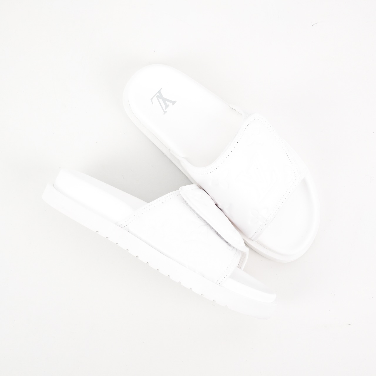 Lv Miami Damier 圆头一字拖鞋系列 白色