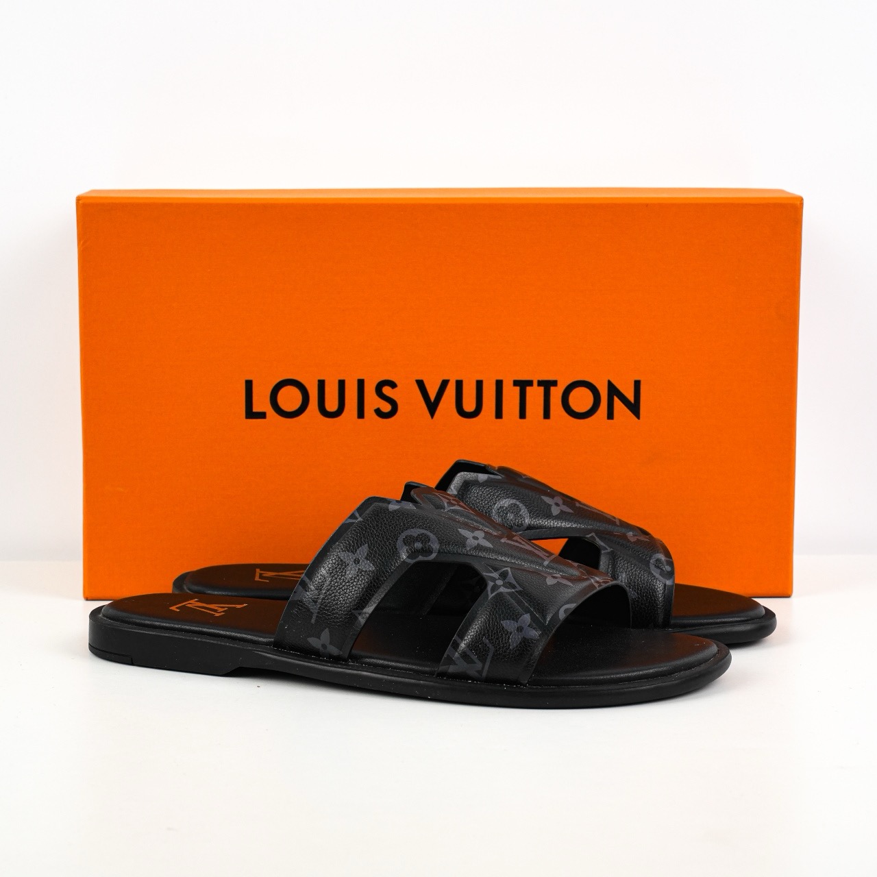 Louis Vuitton Oasis 经典系列2024最新经典款拖鞋 皮黑花纹