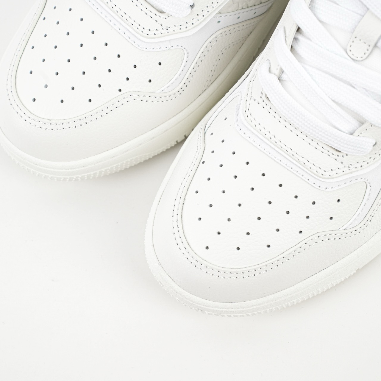 DIOR 迪奥 B27 底帮 经典者侈品休闲运动板鞋 皮革款白色