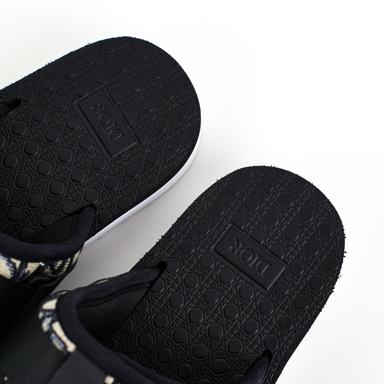 Dior 迪奥 Alpha Obique 电绣时尚拖鞋 米色