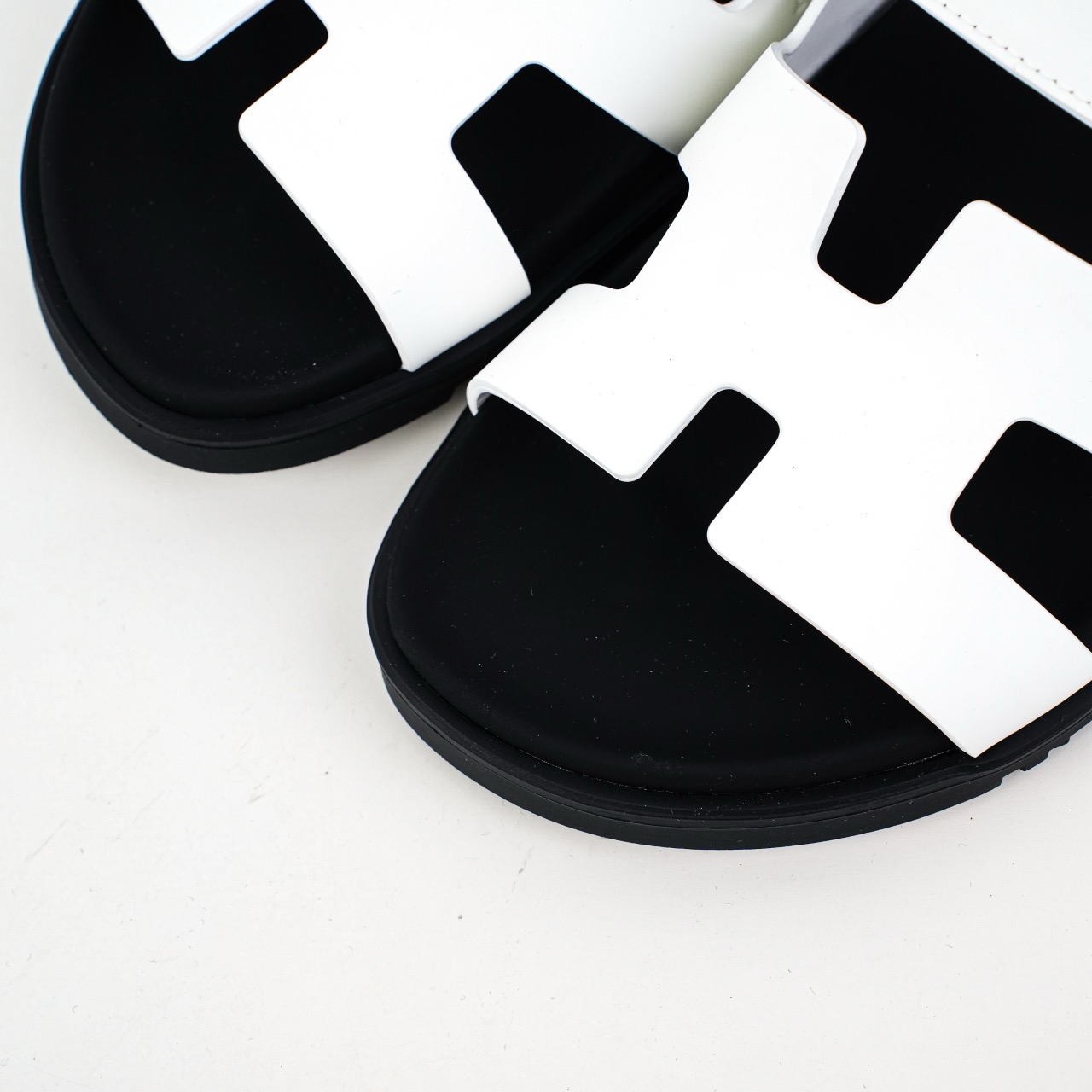 Hermes爱马仕Genius系列鹿皮山羊皮机能凉鞋H拖鞋 白色