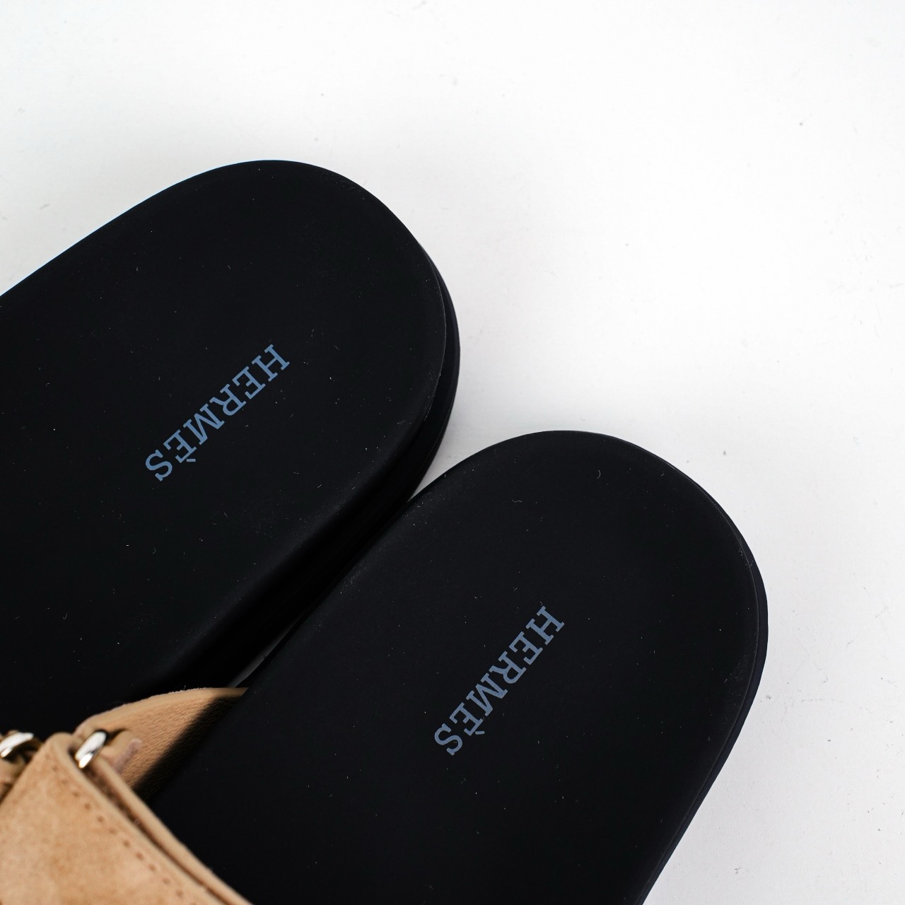 Hermes爱马仕Genius系列鹿皮山羊皮机能凉鞋H拖鞋 卡其色