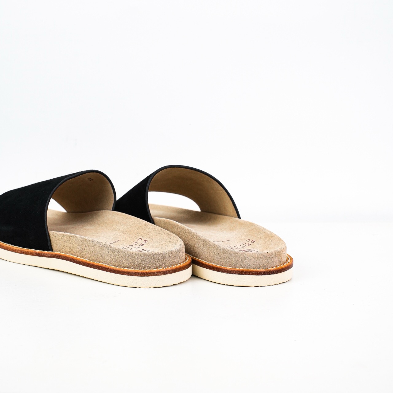 Brunello Cucinelli 一字麂皮凉拖 黑色