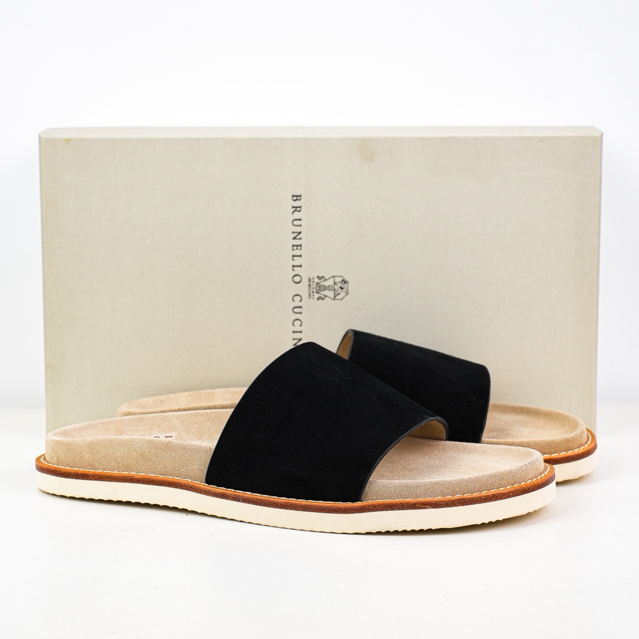 Brunello Cucinelli 一字麂皮凉拖 黑色