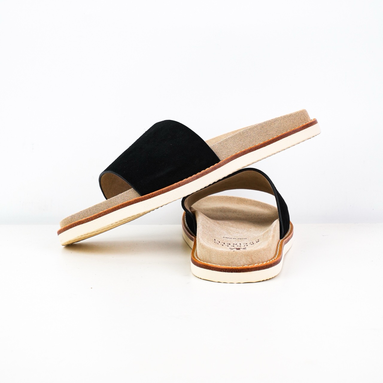 Brunello Cucinelli 一字麂皮凉拖 黑色