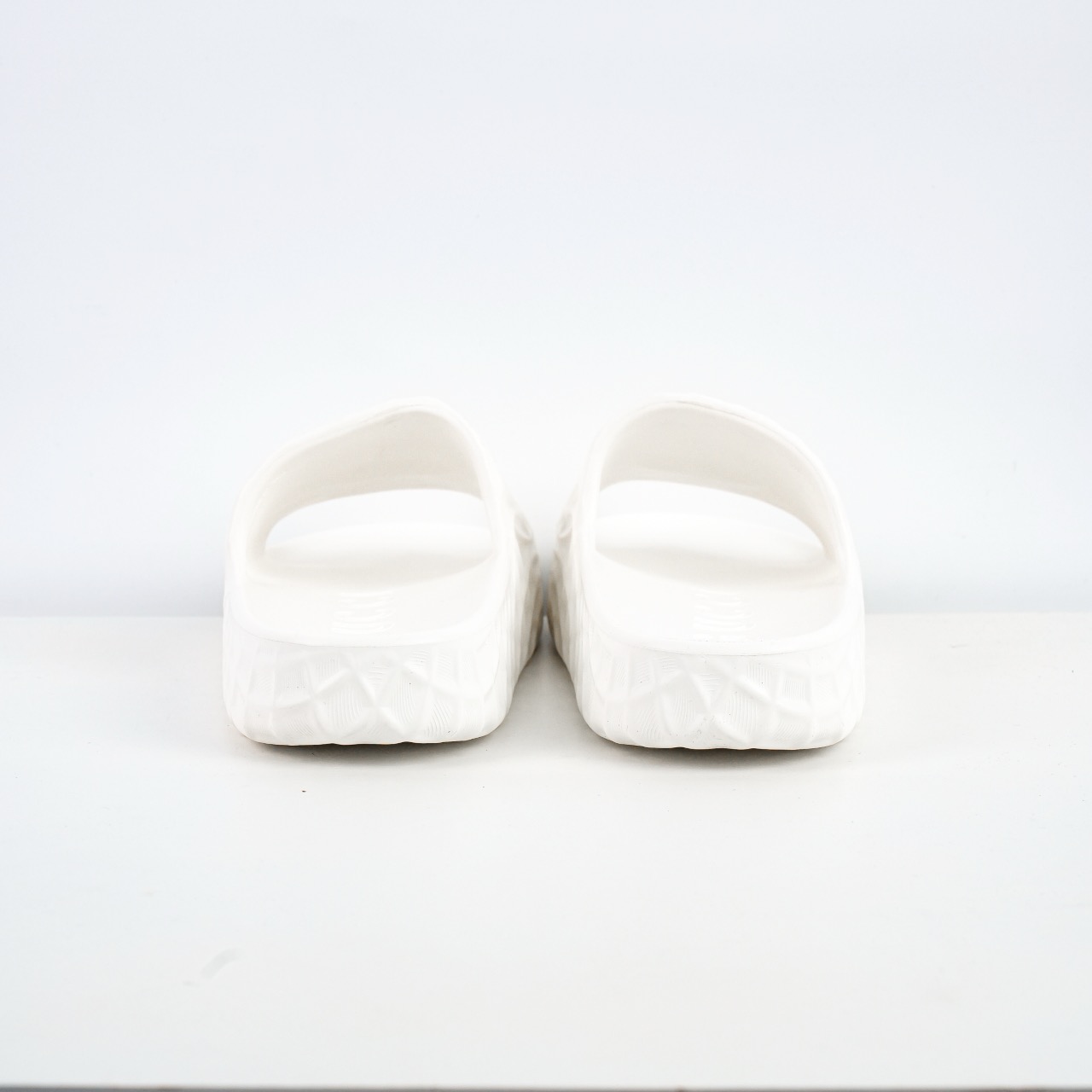 Gucci 古驰 5D压花一体拖鞋 历年经典爆款 白色