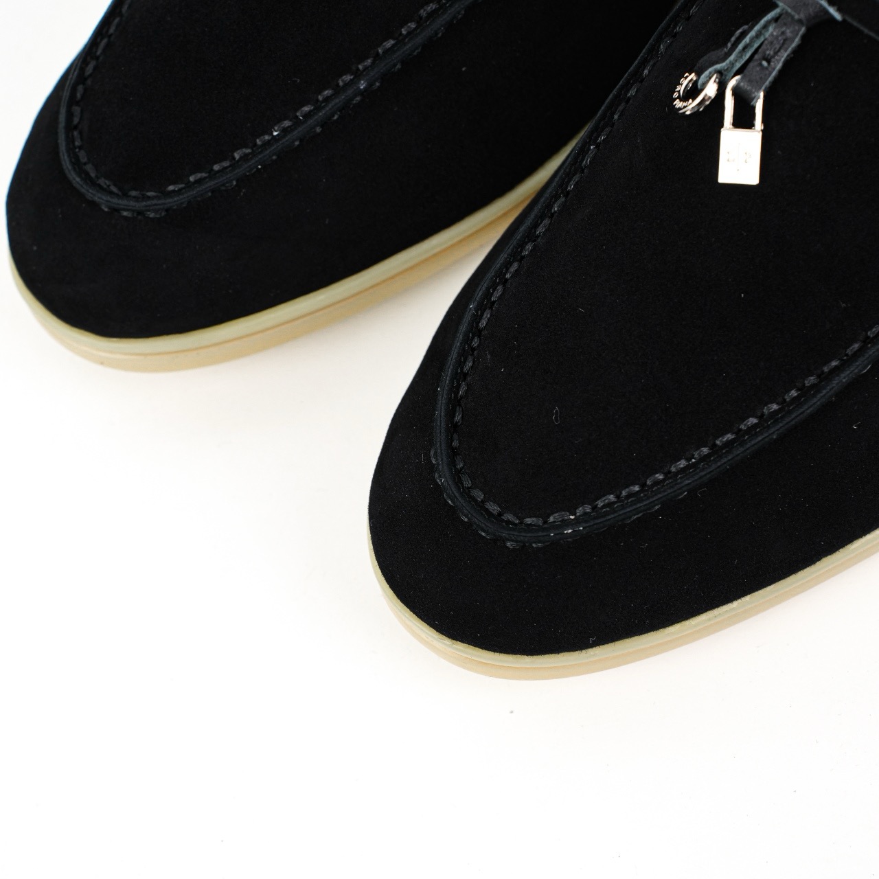 Loro Pian经典爆款lp豆豆鞋级 黑色