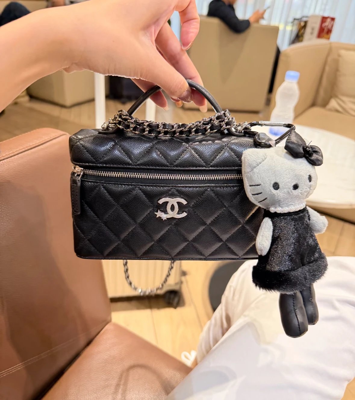 Item ID 8458 CHANE1- _Exclusive Hardware Details_ 25B Star Series Brand Logo Diamon