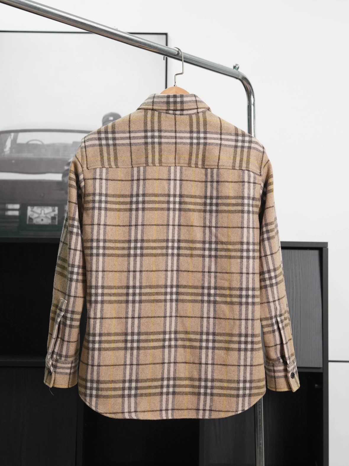 Item ID 8016 BBR Burberry plaid shirt with _natural black horn_ and _sheep wool mat