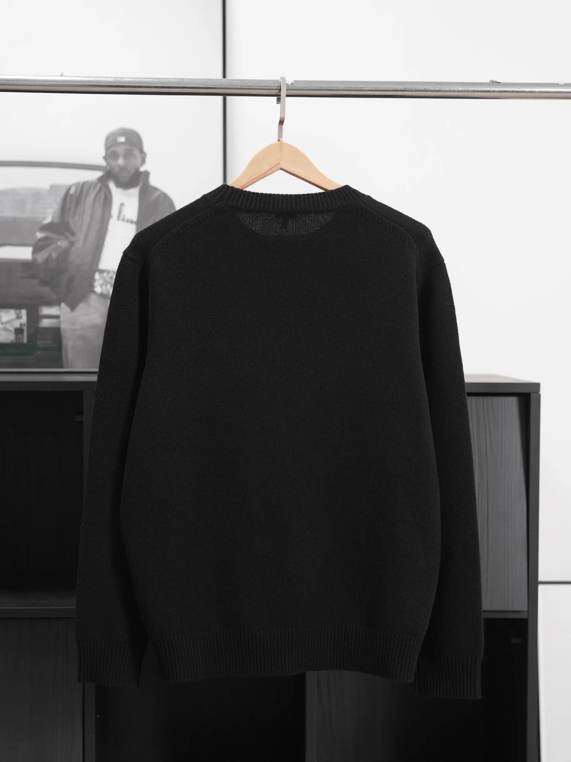 Item ID 8083 L0EWE Luo Yiwei “100% Superfine merino wool ”FW23Logo Embroidered roun