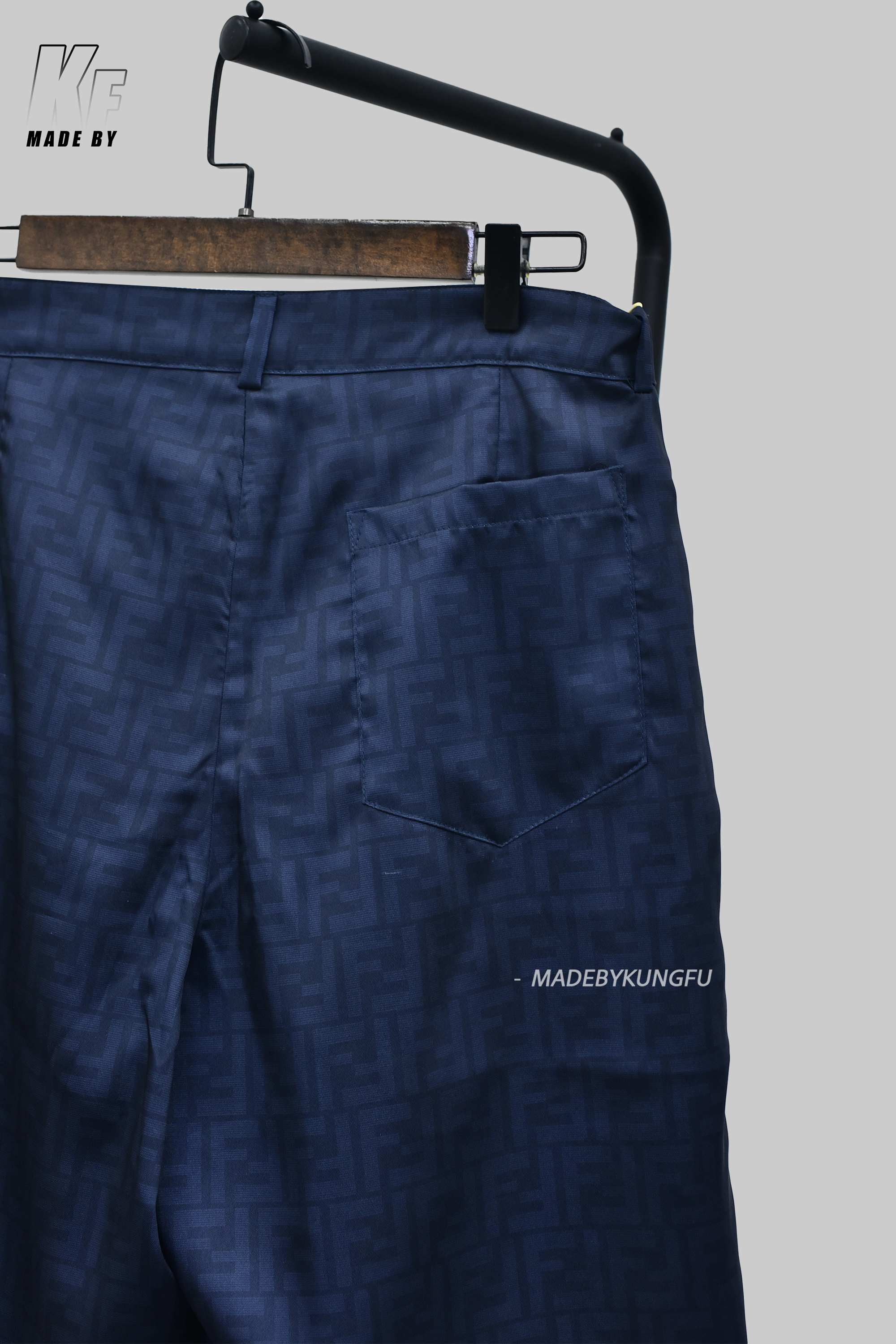 FENDI芬迪印花短裤 深蓝色